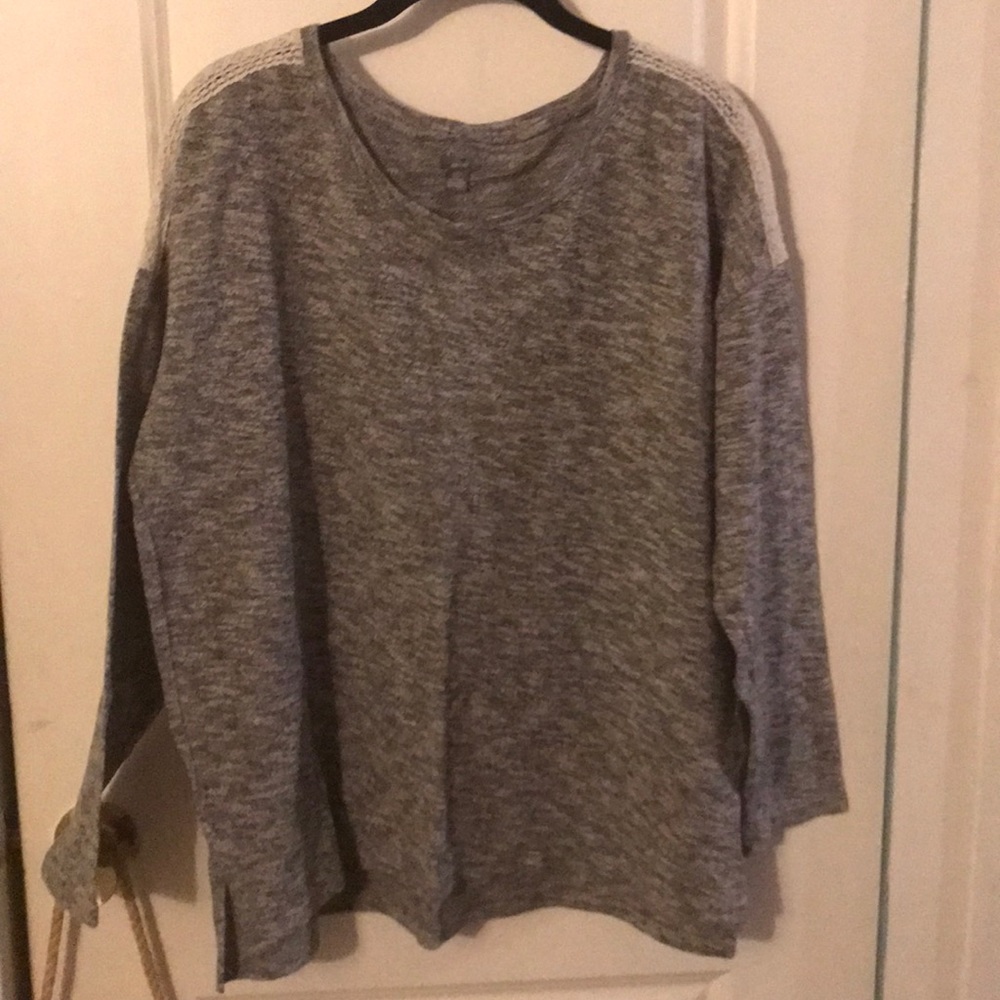 🥳 5 for $25 🥳 Aerie Shirt